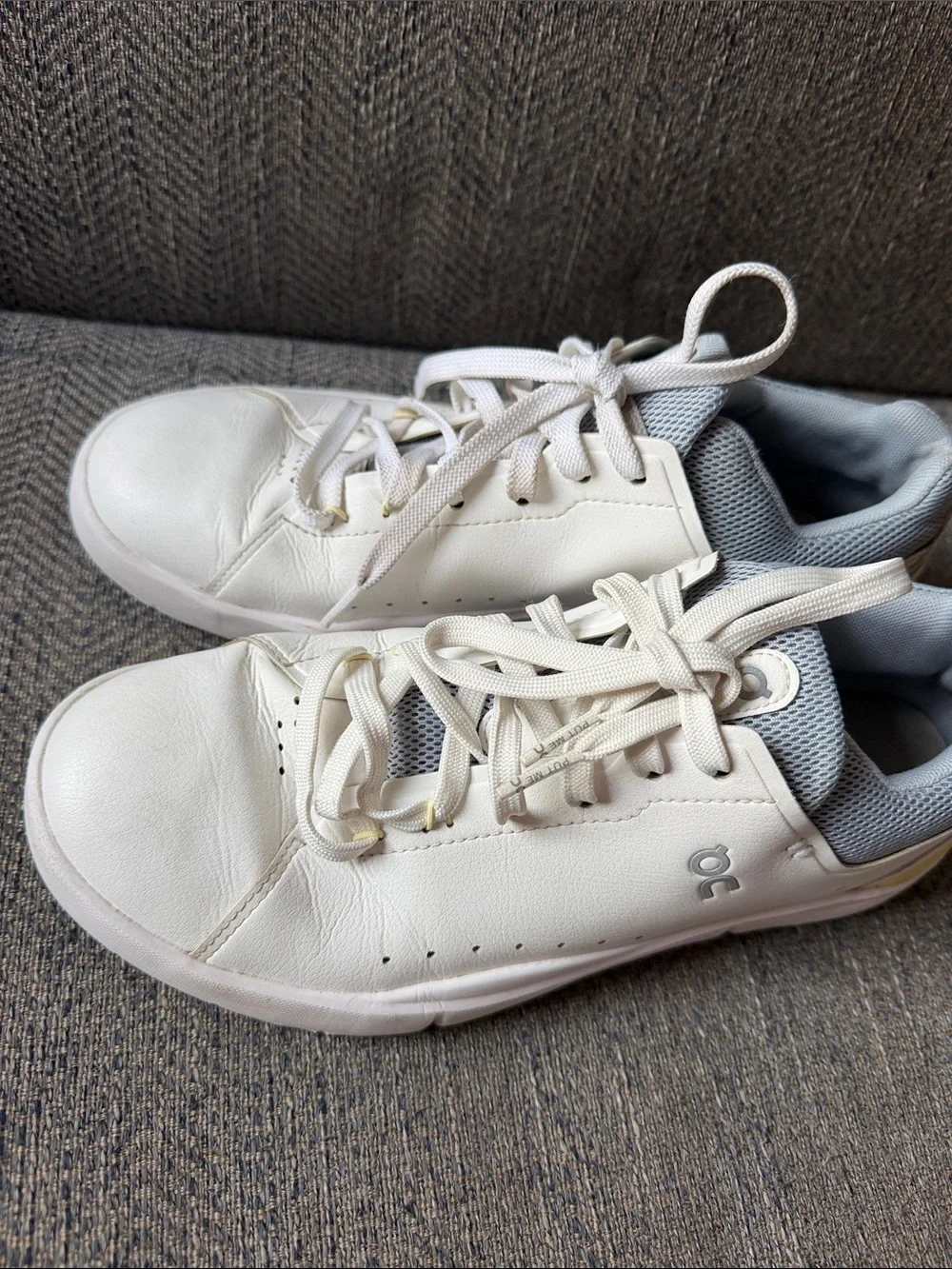 On Clouds THE ROGER Advantage Women’s Tennis Sneaker Size: 9